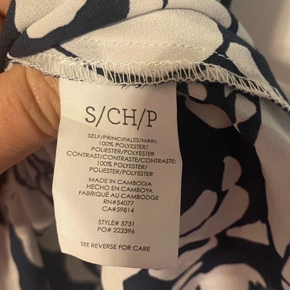 Cabi- Shoulder Tie Top size S - Picture 5 of 5